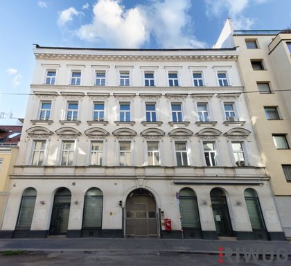 GARAGENSTELLPLÄTZE IN DER ZIEGLERGASSE IN BEEINDRUCKENDEM HOFGEBÄUDE