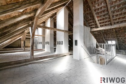 Bewilligter Rohdachboden in gepflegtem Altbau nahe Matzleinsdorfer Platz Bewilligter Rohdachboden in gepflegtem Altbau nahe Matzleinsdorfer Platz
