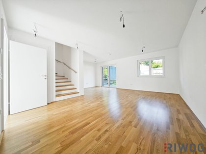 Fertiggestellt & bezugsbereit | 5-Zimmer Neubau-Reihenhaus mit ca. 50m² Eigengarten | Hofruhelage | Luftwärmepumpe Fertiggestellt & bezugsbereit | 5-Zimmer Neubau-Reihenhaus mit ca. 50m² Eigengarten | Hofruhelage | Luftwärmepumpe