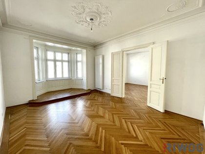 150m zum Schloss Schönbrunn | Heller Stilaltbau mit Erker | Möglichkeit auf 4 Zimmer | 2 Min. zur U4 150m zum Schloss Schönbrunn | Heller Stilaltbau mit Erker | Möglichkeit auf 4 Zimmer | 2 Min. zur U4
