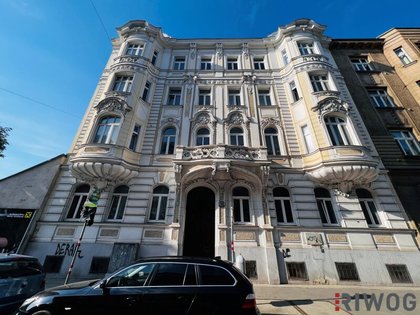 Schloss Schönbrunn als Nachbar | Renovierungsbedürftiges Hoch-Parterre in Stil Altbau | 2 Min zur U4 Schloss Schönbrunn als Nachbar | Renovierungsbedürftiges Hoch-Parterre in Stil Altbau | 2 Min zur U4