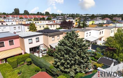 ENTZÜCKENDES REIHENHAUS MIT VIEL POTENZIAL II SÜDSEITIGER GARTEN MIT TERRASSE II RUHIGE SIEDLUNGSLAGE II GROSSER KELLER MIT KÜCHE UND BAD II LINDENWEG-SIEDLUNG ENTZÜCKENDES REIHENHAUS MIT VIEL POTENZIAL II SÜDSEITIGER GARTEN MIT TERRASSE II RUHIGE SIEDLUNGSLAGE II GROSSER KELLER MIT KÜCHE UND BAD II LINDENWEG-SIEDLUNG