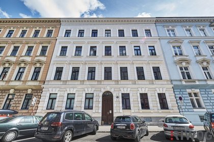 Gewerblich gewidmetes Apartment mit baubewilligter Planung | Komplett hofseitig | Bestlage in Gehweite zum 1. Bezirk | Repräsentatives Jahrhundertwendehaus Gewerblich gewidmetes Apartment mit baubewilligter Planung | Komplett hofseitig | Bestlage in Gehweite zum 1. Bezirk | Repräsentatives Jahrhundertwendehaus