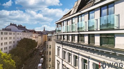 Altbau-Chic im Dachgeschoss | 3-Zimmer Balkonwohnung mit Klimaanlage und Fußbodenheizung Altbau-Chic im Dachgeschoss | 3-Zimmer Balkonwohnung mit Klimaanlage und Fußbodenheizung