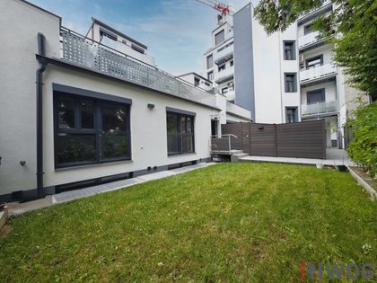 ERSTBEZUG | Büro-Townhouse mit Eigengarten in ruhiger Innenhoflage | auch Wohn-Büro Kombination möglich