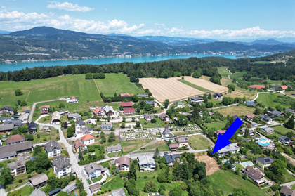 Sonniges Baugrundstück mit Blick auf die Karawanken Sonniges Baugrundstück mit Blick auf die Karawanken
