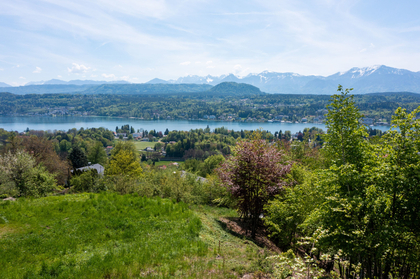 Seeblick-Grundstück mit Baubewilligung in Bestlage Seeblick-Grundstück mit Baubewilligung in Bestlage