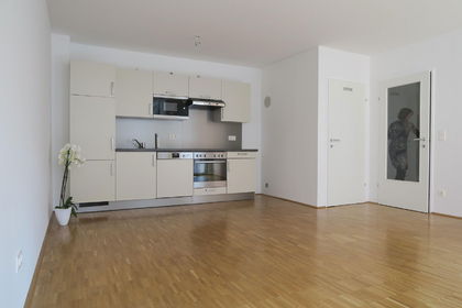 Sonnige 2-Zimmerwohnung, 5. Stock, Balkon Garage. Privatverkauf, kein Makler. Sonnige 2-Zimmerwohnung, 5. Stock, Balkon Garage. Privatverkauf, kein Makler.