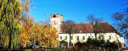 Reitgut Schloß Niederabsdorf Reitgut Schloß Niederabsdorf