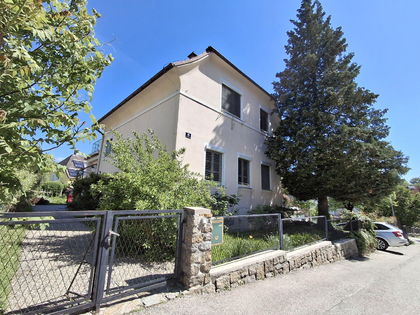 Charmantes älteres Haus mit gemütlichem Garten Charmantes älteres Haus mit gemütlichem Garten