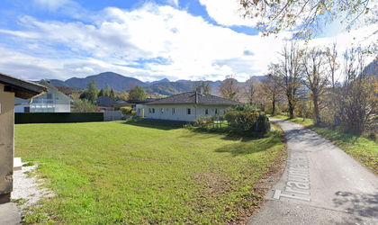 Ruhiger, sonniger ebener Baugrund in Stadtnähe Bad Ischl ohne Bauzwang! Ruhiger, sonniger ebener Baugrund in Stadtnähe Bad Ischl ohne Bauzwang!