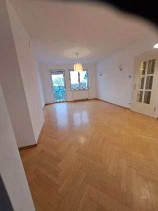 4-Zimmerwohnung mit Loggia in Ruhelage 4-Zimmerwohnung mit Loggia in Ruhelage