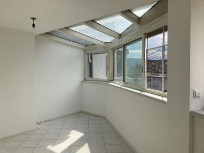 Helle 3-Zimmer-Dachgeschosswohnung mit großer Terrasse & Garagenplatz - ideal für Familien und Paare Helle 3-Zimmer-Dachgeschosswohnung mit großer Terrasse & Garagenplatz - ideal für Familien und Paare
