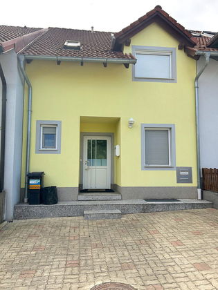 Sparsames Reihenhaus in ruhiger Wohnlage am Stadtrand von STEYR zum Verkauf Sparsames Reihenhaus in ruhiger Wohnlage am Stadtrand von STEYR zum Verkauf