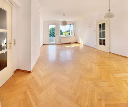Wunderschöne helle 4-Zimmerwohnung mit Loggia in Ruhelage