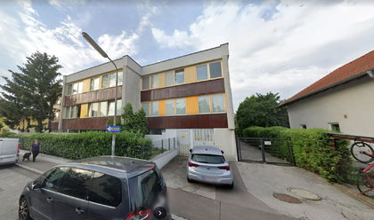 Wohnung zwischen Einfamilienhäusern