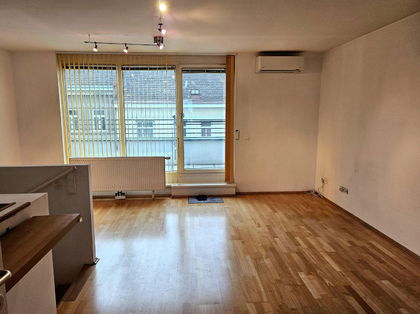 Dachterrassenwohnung auf 2 Ebenen mit Klimaanlage und ohne Dachschrägen Dachterrassenwohnung auf 2 Ebenen mit Klimaanlage und ohne Dachschrägen