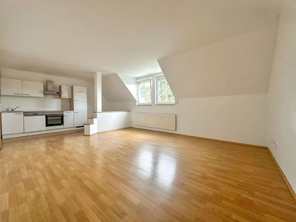 Helle 2-Zimmer-Dachgeschosswohnung mit Fernwärme