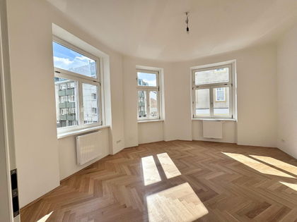 Provisionsfrei – helle, sanierte 2-Zimmer-Altbauwohnung